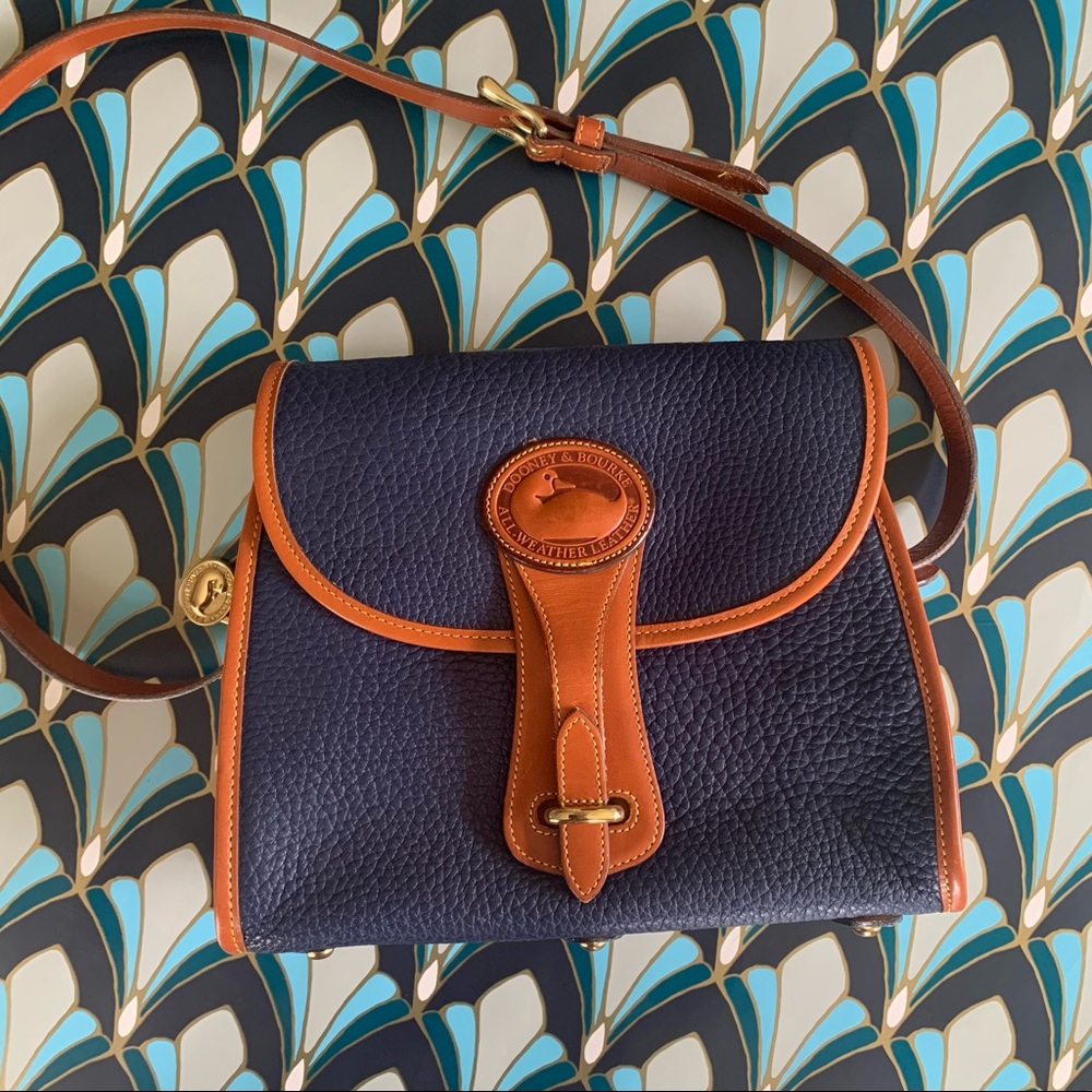💙Air Force Blue Dooney & Bourke Vintage Essex Bag - Picture 14 of 15